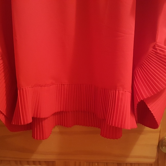 Red knee length dress. - Picture 4 of 4